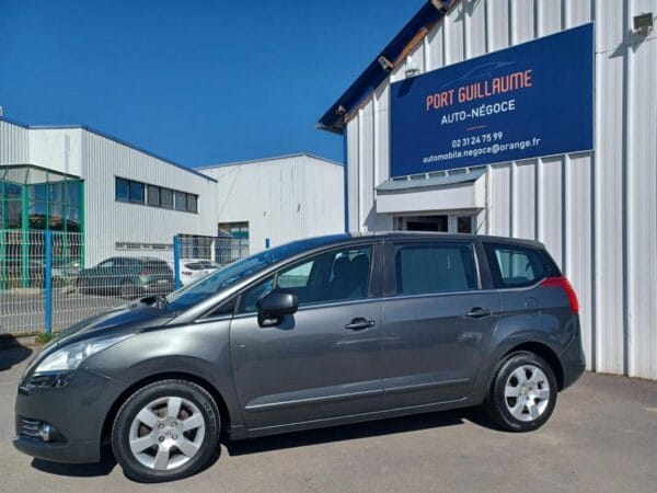 Peugeot 5008 1.6 HDI 112cv 7 PLACES - Image 3