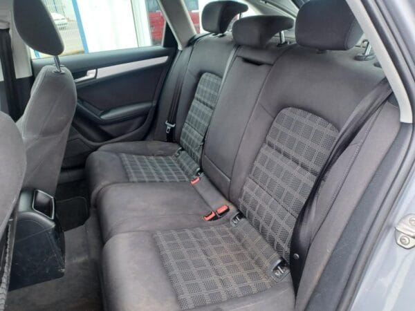 Audi A4 Avant 2.0 TDI 150 cv S-LINE - Image 6