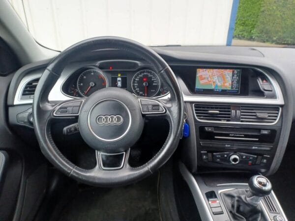 Audi A4 Avant 2.0 TDI 150 cv S-LINE - Image 5