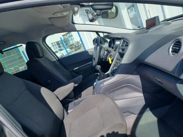 Peugeot 5008 1.6 HDI 112cv 7 PLACES - Image 7