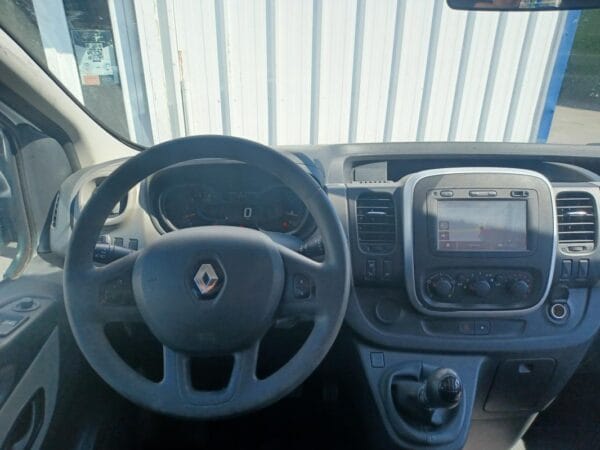 Renault Trafic III L1H1 COMBI PHASE 1 1.5 DCI 120 cv 9 PLACES - Image 9