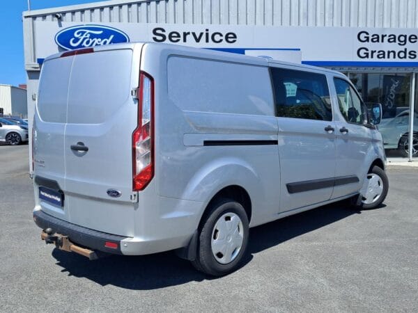 Ford Transit Custom 2.0 TDCI 130 ch - Image 4