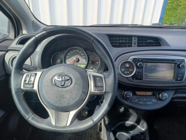 Toyota Yaris III phase 1 1.4 D4D 90 CV - Image 6
