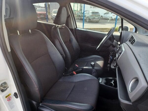 Toyota Yaris III phase 1 1.4 D4D 90 CV - Image 7