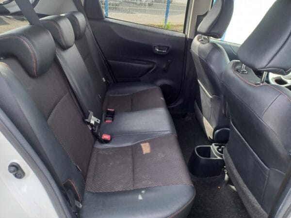 Toyota Yaris III phase 1 1.4 D4D 90 CV - Image 8