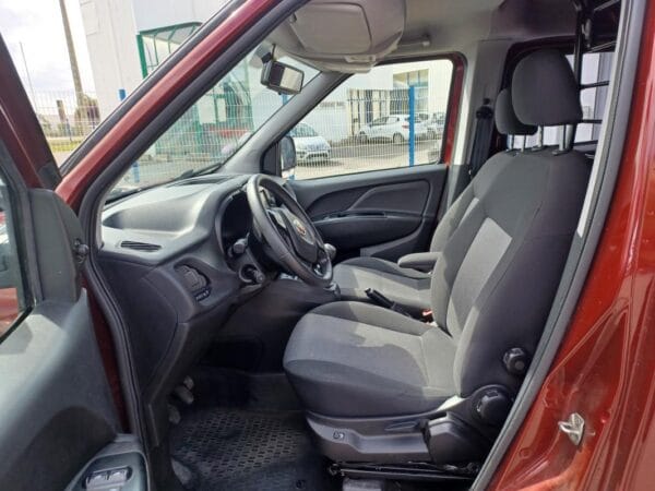 Fiat Doblo Cargo II Phase 2 1.4i 95 cv - Image 9