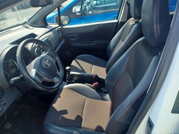 Toyota Yaris III phase 1 1.4 D4D 90 CV - Image 9