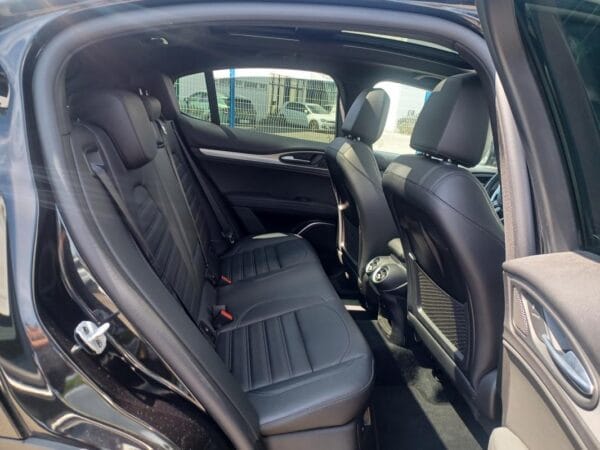 Alfa Romeo Stelvio 2.2 JTD 190ch AT8 Q4 SPRINT M - Image 11
