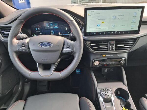 Ford Kuga ST-LINE X 2.5 Duratec Hybrid FlexiFuel (FHEV E85) Powershift 180 ch - Image 13