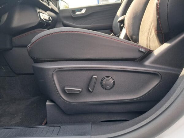 Ford Kuga ST-LINE X 2.5 Duratec Hybrid FlexiFuel (FHEV E85) Powershift 180 ch - Image 18