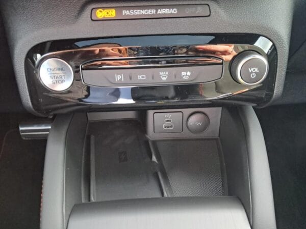 Ford Kuga ST-LINE X 2.5 Duratec Hybrid FlexiFuel (FHEV E85) Powershift 180 ch - Image 19
