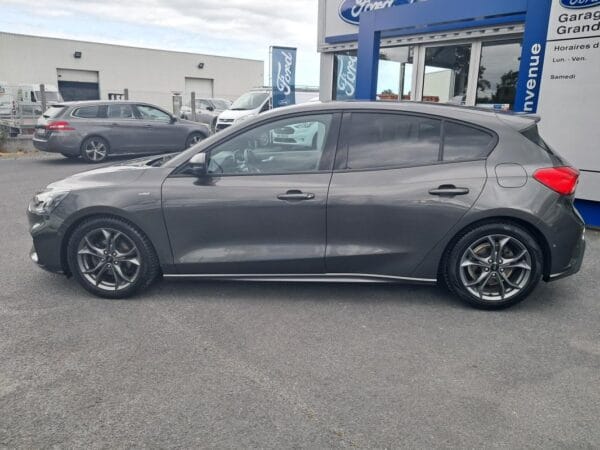 Ford Focus ST-LINE 1.5 TDCI 120 ch - Image 3