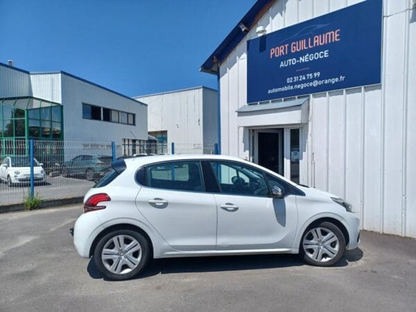 Peugeot 208 I phase 2 1.6 HDI 100cv - Image 5