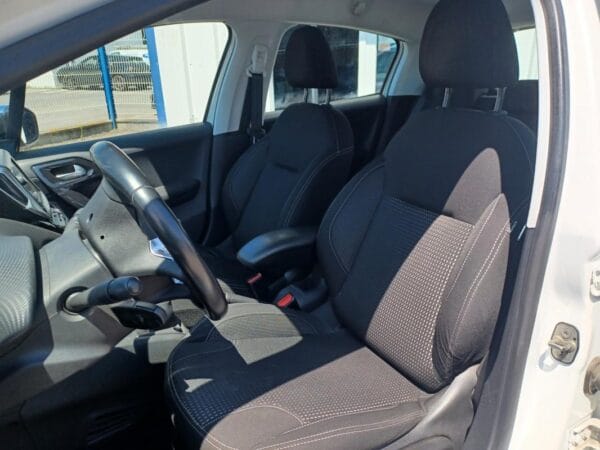 Peugeot 208 I phase 2 1.6 HDI 100cv - Image 7