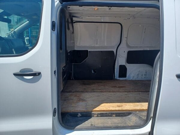 Citroën Jumpy III L2 1.5 HDI 120cv 3 PLACES - Image 8