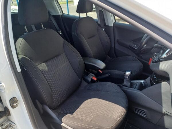 Peugeot 208 I phase 2 1.6 HDI 100cv - Image 8