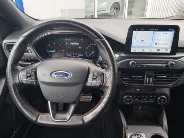 Ford Focus ST-LINE 1.5 TDCI 120 ch - Image 9