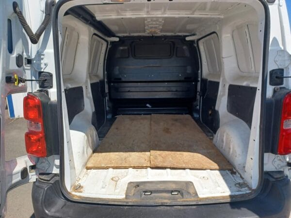 Citroën Jumpy III L2 1.5 HDI 120cv 3 PLACES - Image 9