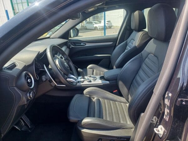Alfa Romeo Stelvio 2.2 JTD 190ch AT8 Q4 SPRINT M - Image 9